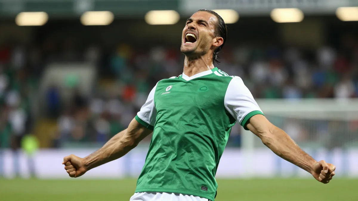 El atacante de la selección de Marruecos, Yassir Zabiri, anotó su primer gol en su debut con Racing Santander durante un...