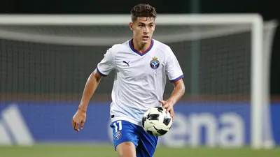 Jorge Salinas, uno de los mejores jóvenes talentos del fútbol español, no quiere dejar a Racing Santander este verano...