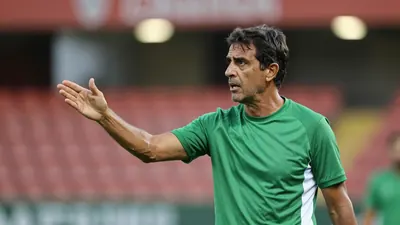 Real Madrid está interesado en el 19-añero Sergio Martínez de Racing Santander, que tiene una cláusula de rescisión de 3...