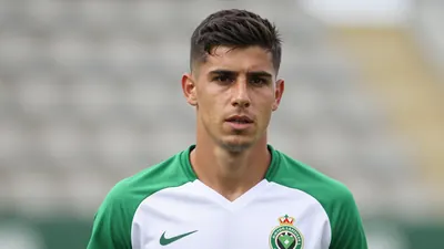 Olympiacos y Benfica luchan por el fichaje del mediocampista colombiano Gustavo Puerta, quien tiene un cláusula de...